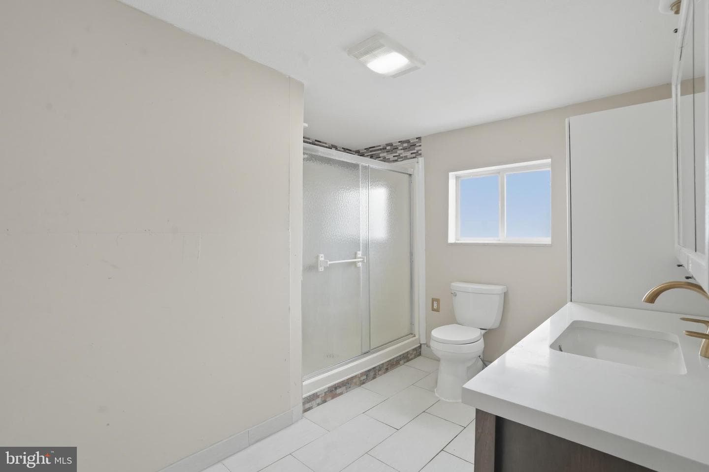 2502 Williams Ave photo 17