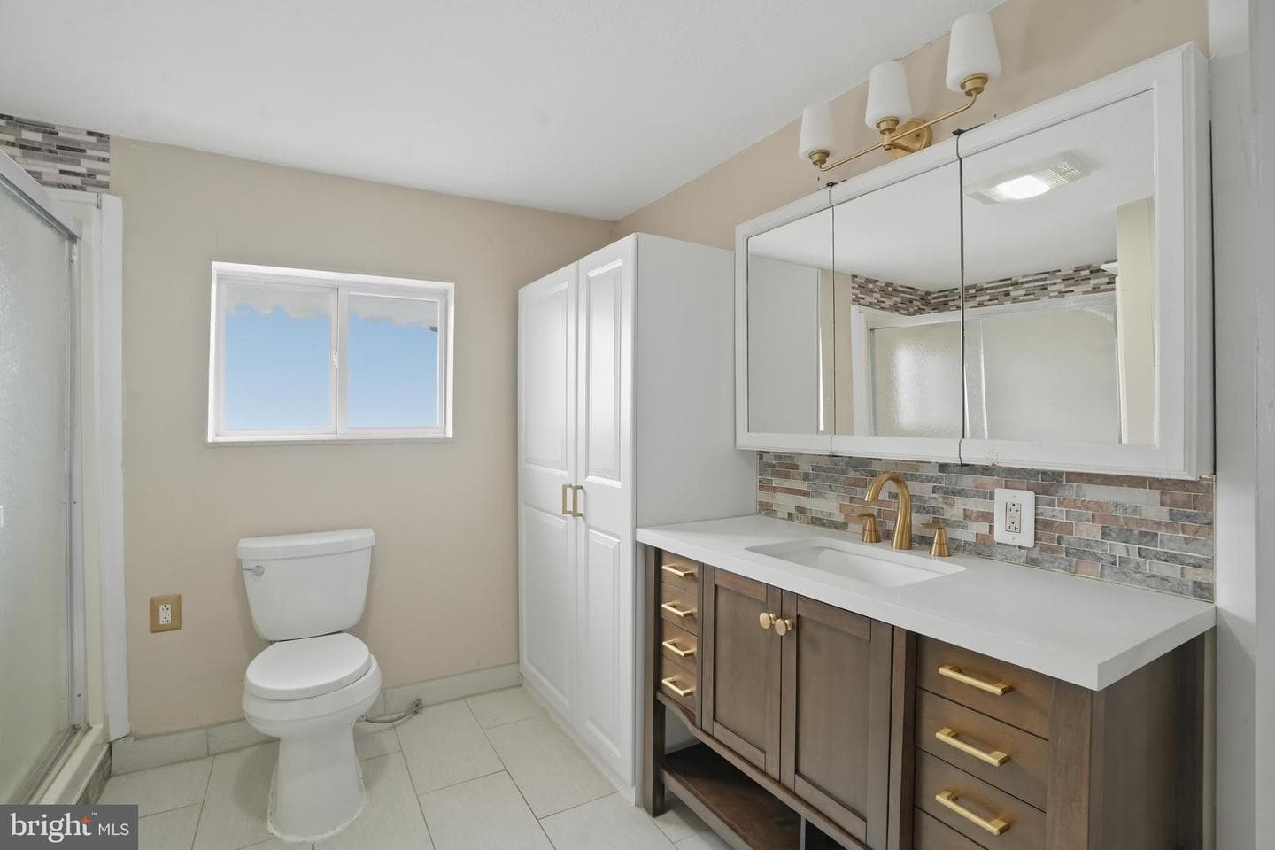 2502 Williams Ave photo 18