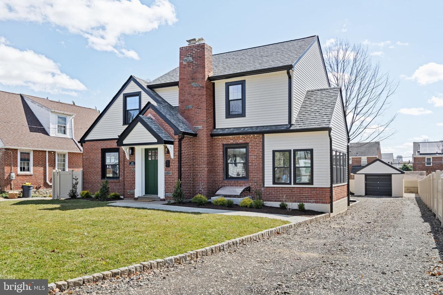 1439 Dorchester Road photo 1
