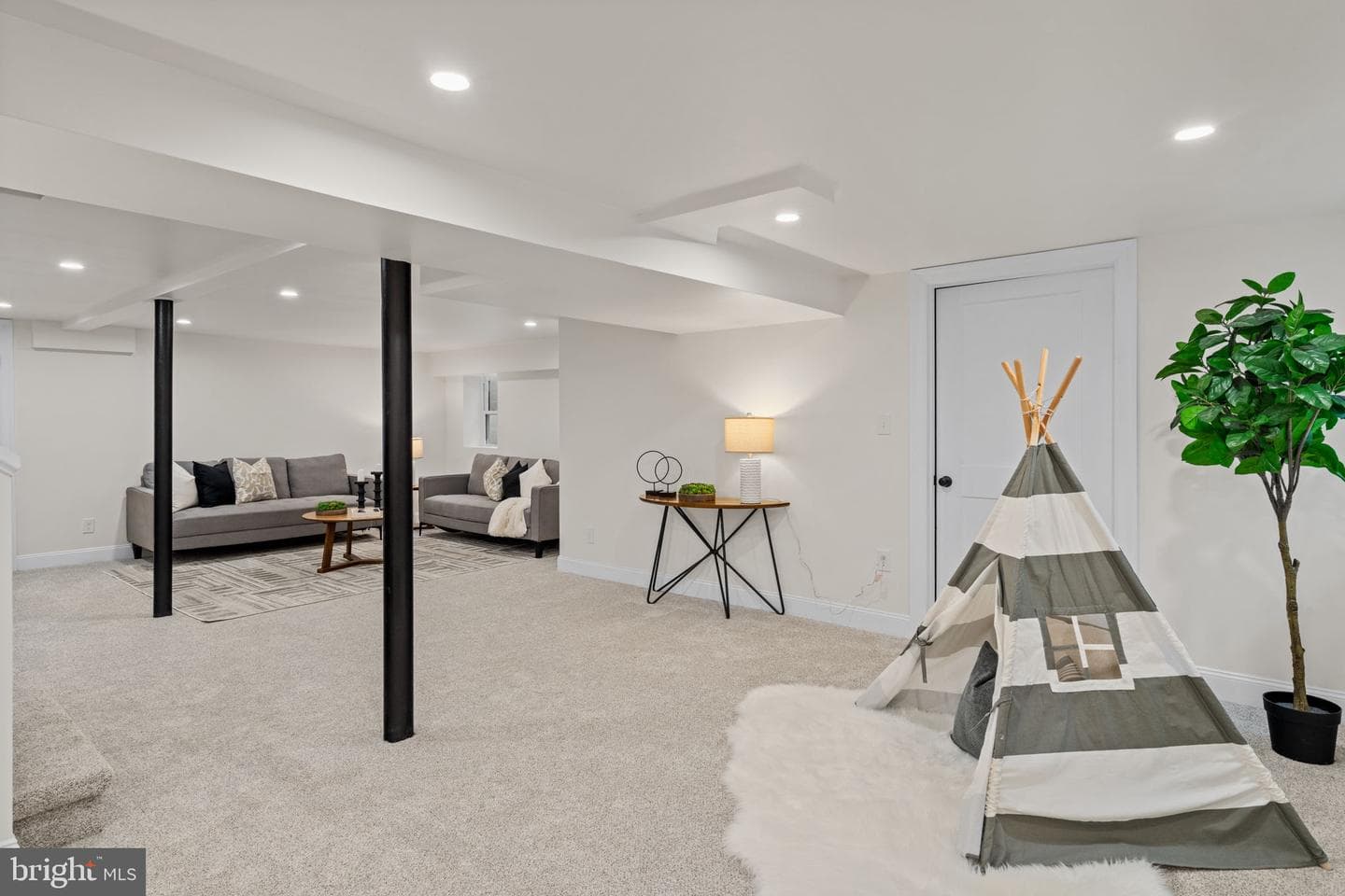 1439 Dorchester Road photo 51