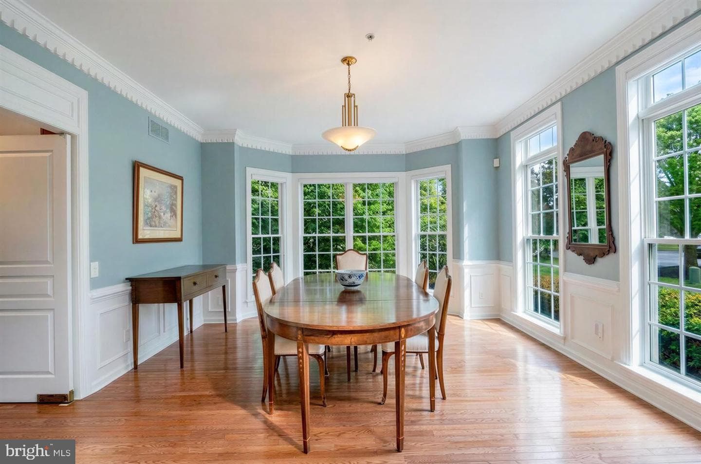 500 Guinevere Drive photo 5