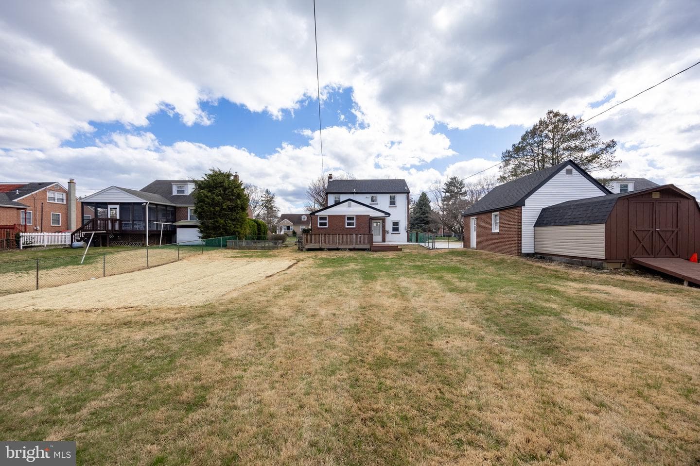 465 Hawarden Road photo 30