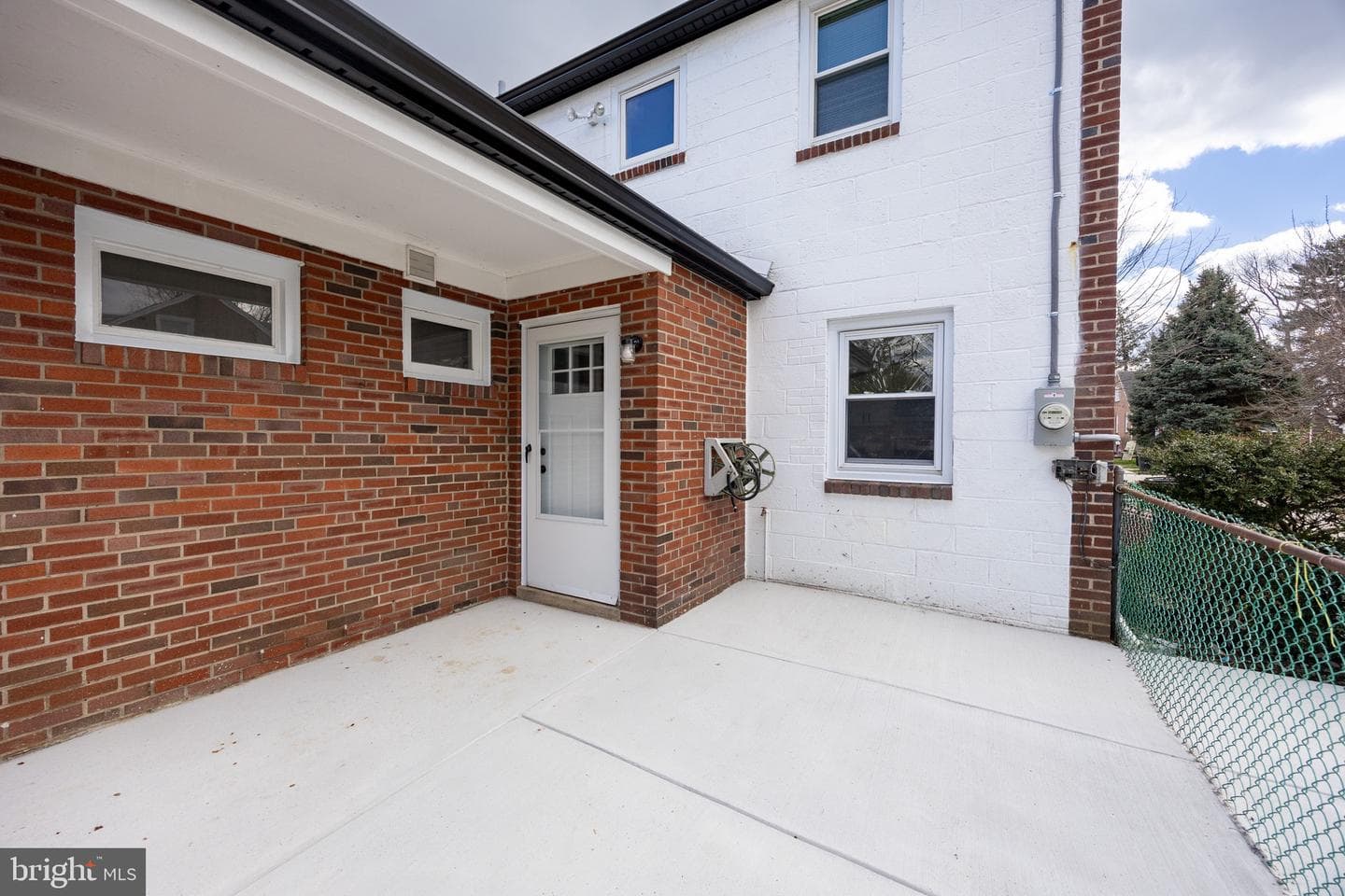 465 Hawarden Road photo 37