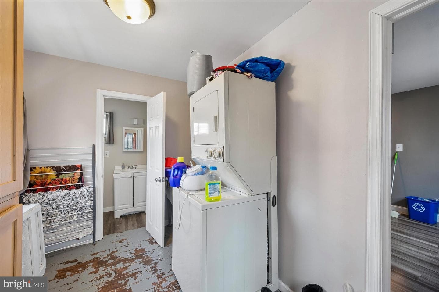 3915 James Street photo 15