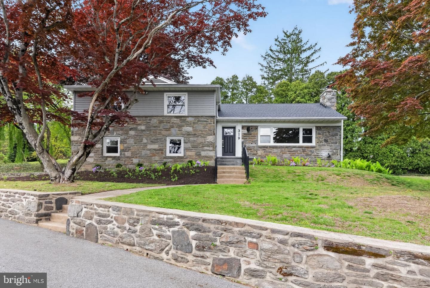319 Crestview Circle