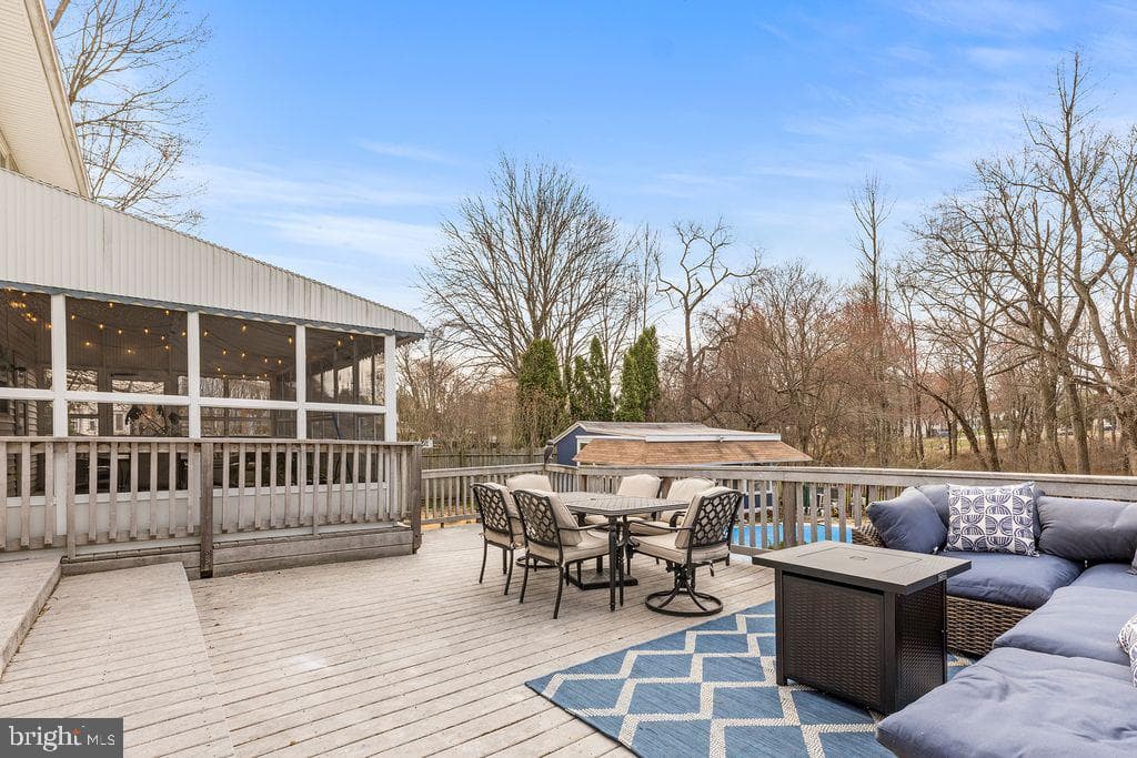 121 Jennifer Way photo 31