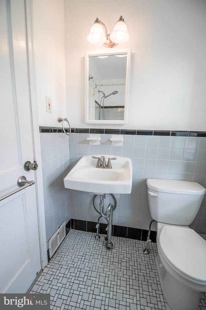 616 Wayne Avenue photo 23