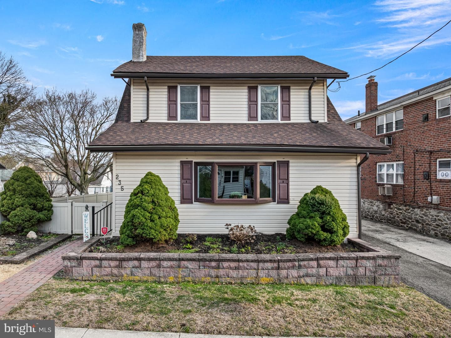235 Ardmore Avenue photo 2
