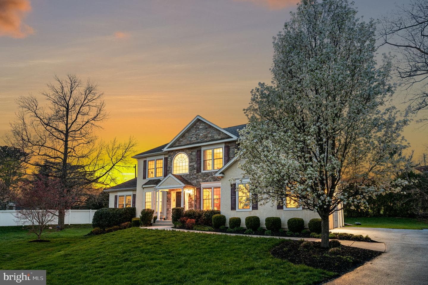 3 Strathmore Court photo 40