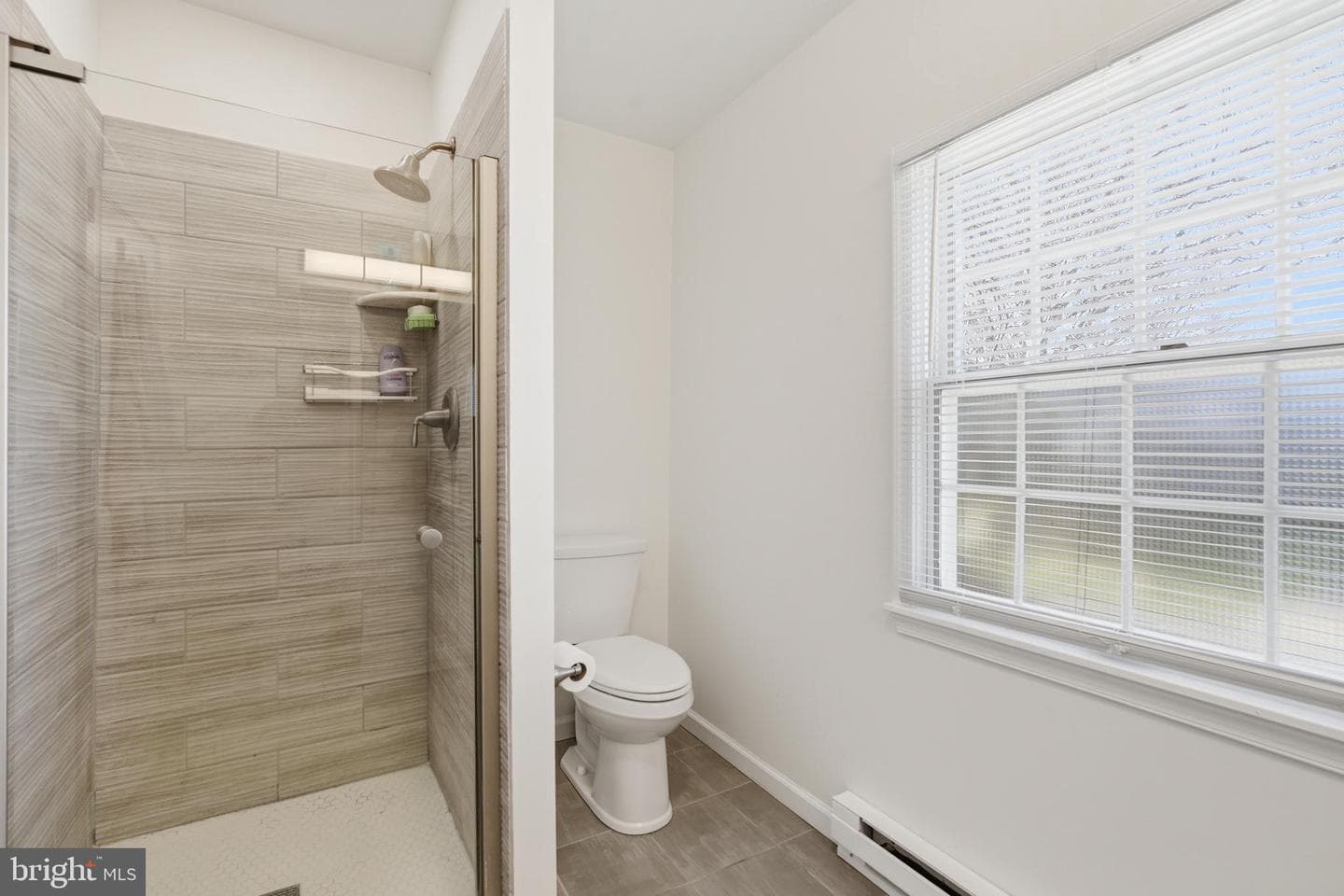 417 Hastings Avenue photo 20