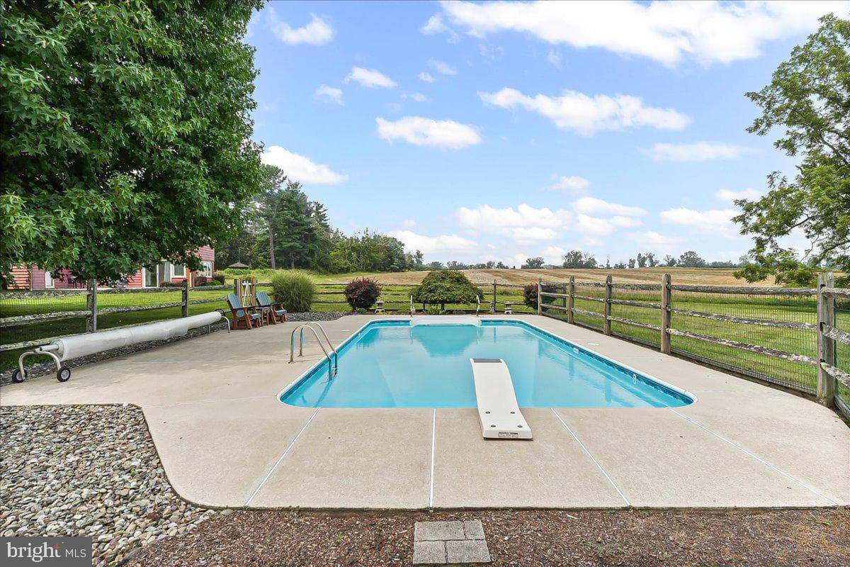 1439 Middletown Road photo 40