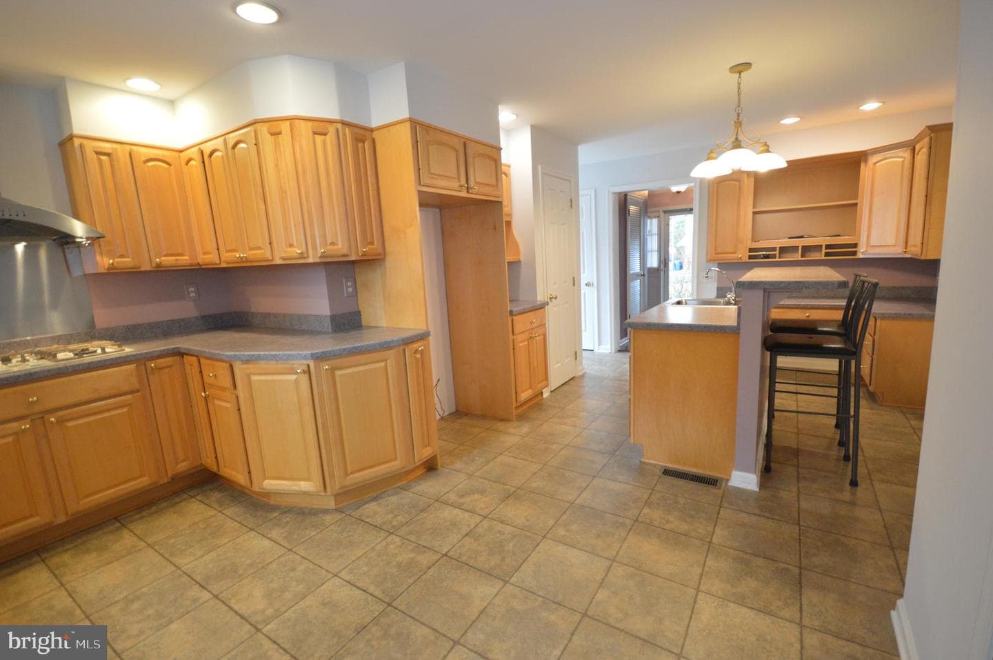417 Tasker Street photo 13
