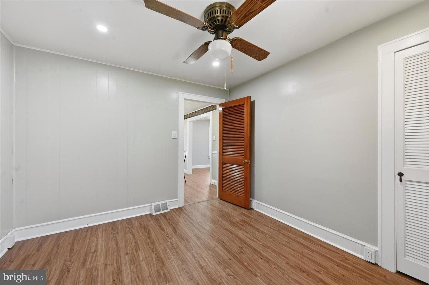 524 Bethel Avenue photo 14