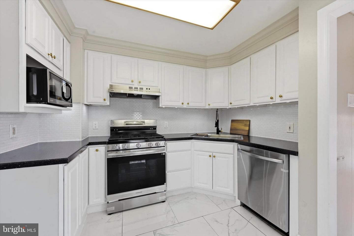 524 Bethel Avenue photo 7