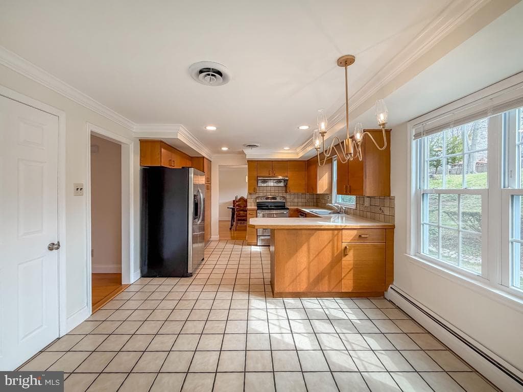 221 Foxcroft Road photo 16