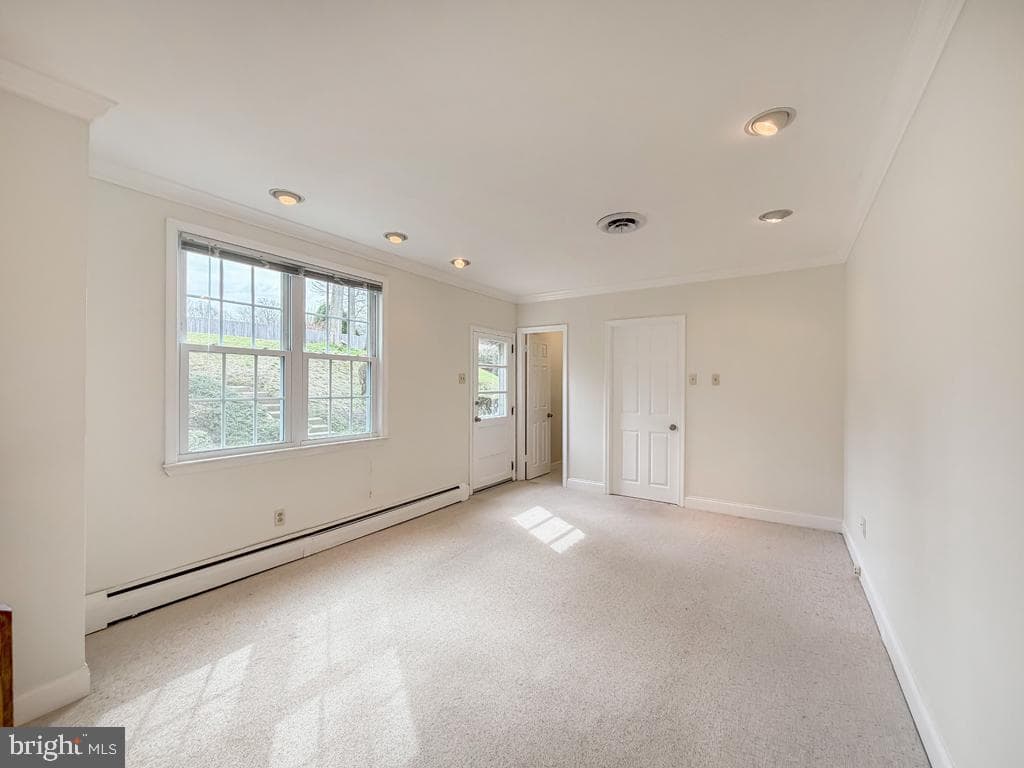 221 Foxcroft Road photo 19