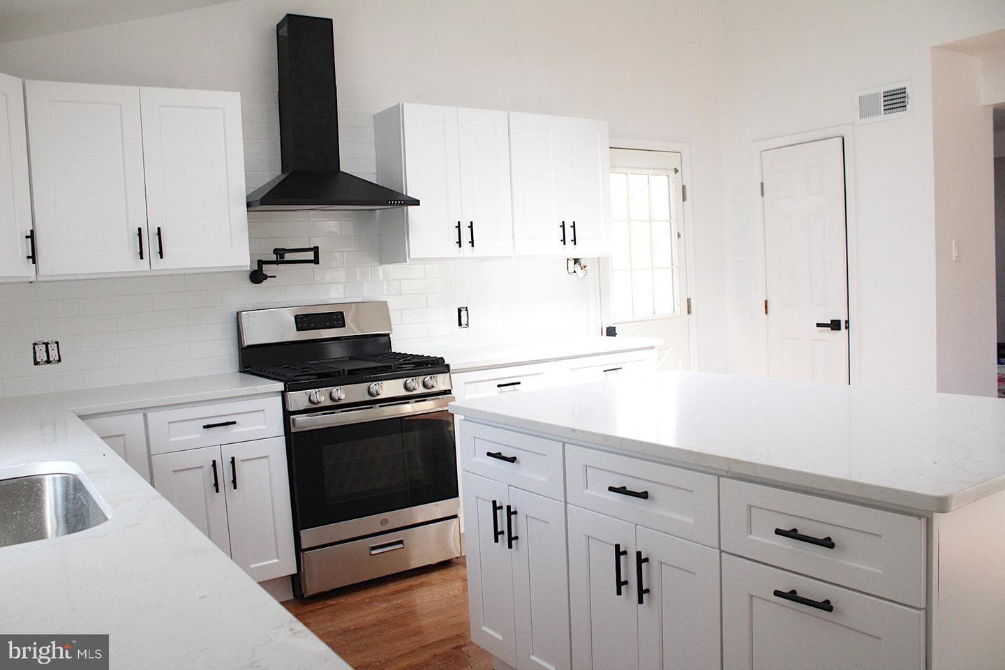 307 Park Circle photo 5
