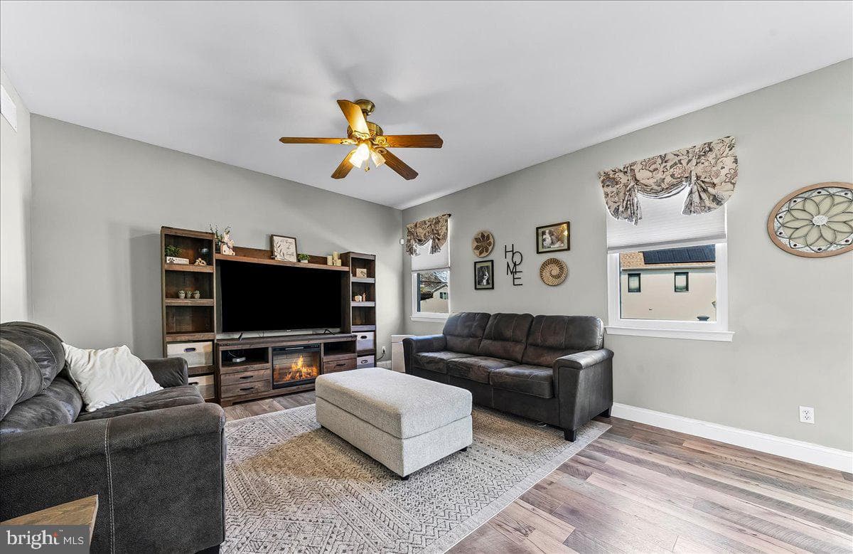 605 Barclay Circle photo 12