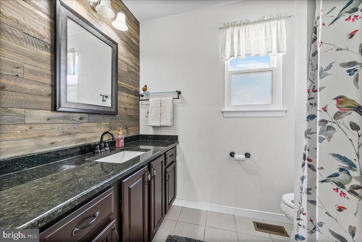605 Barclay Circle photo 25