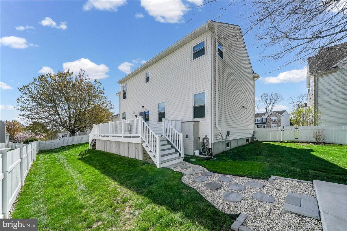 605 Barclay Circle photo 28