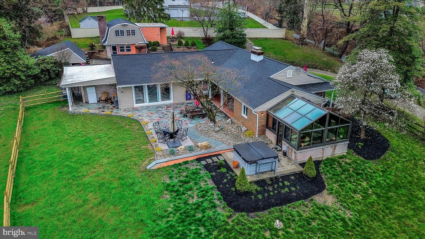 4 Bullens Lane photo 83