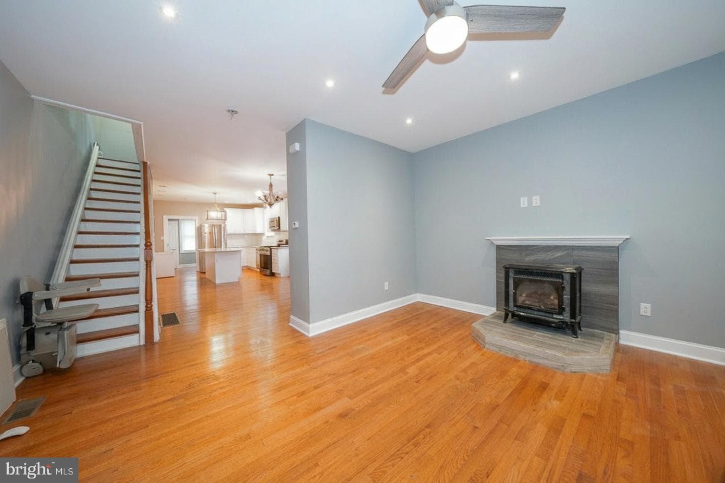 216 Ridley Avenue photo 8