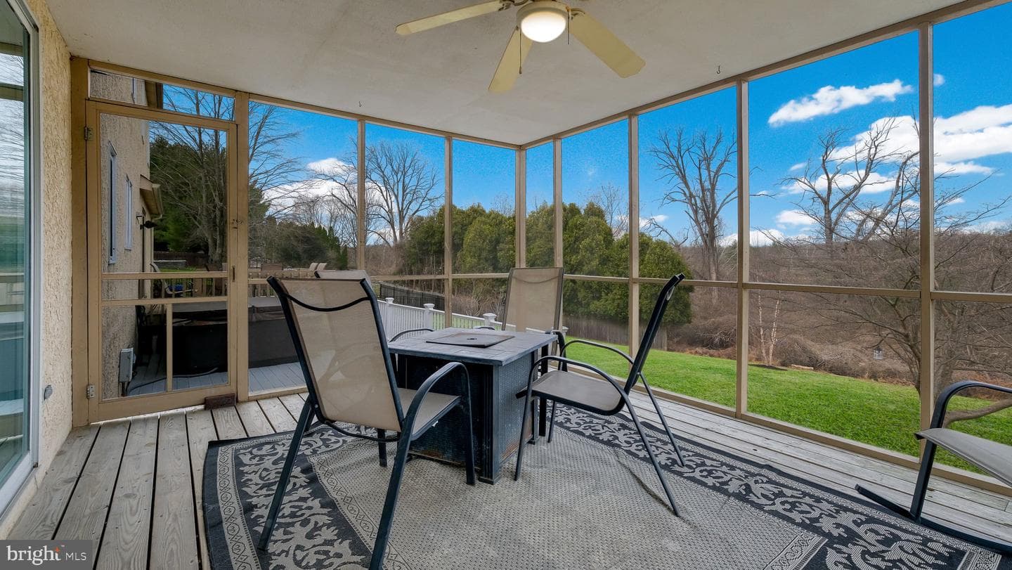 74 Hargrave Lane photo 30
