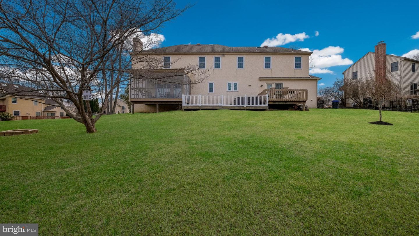 74 Hargrave Lane photo 33