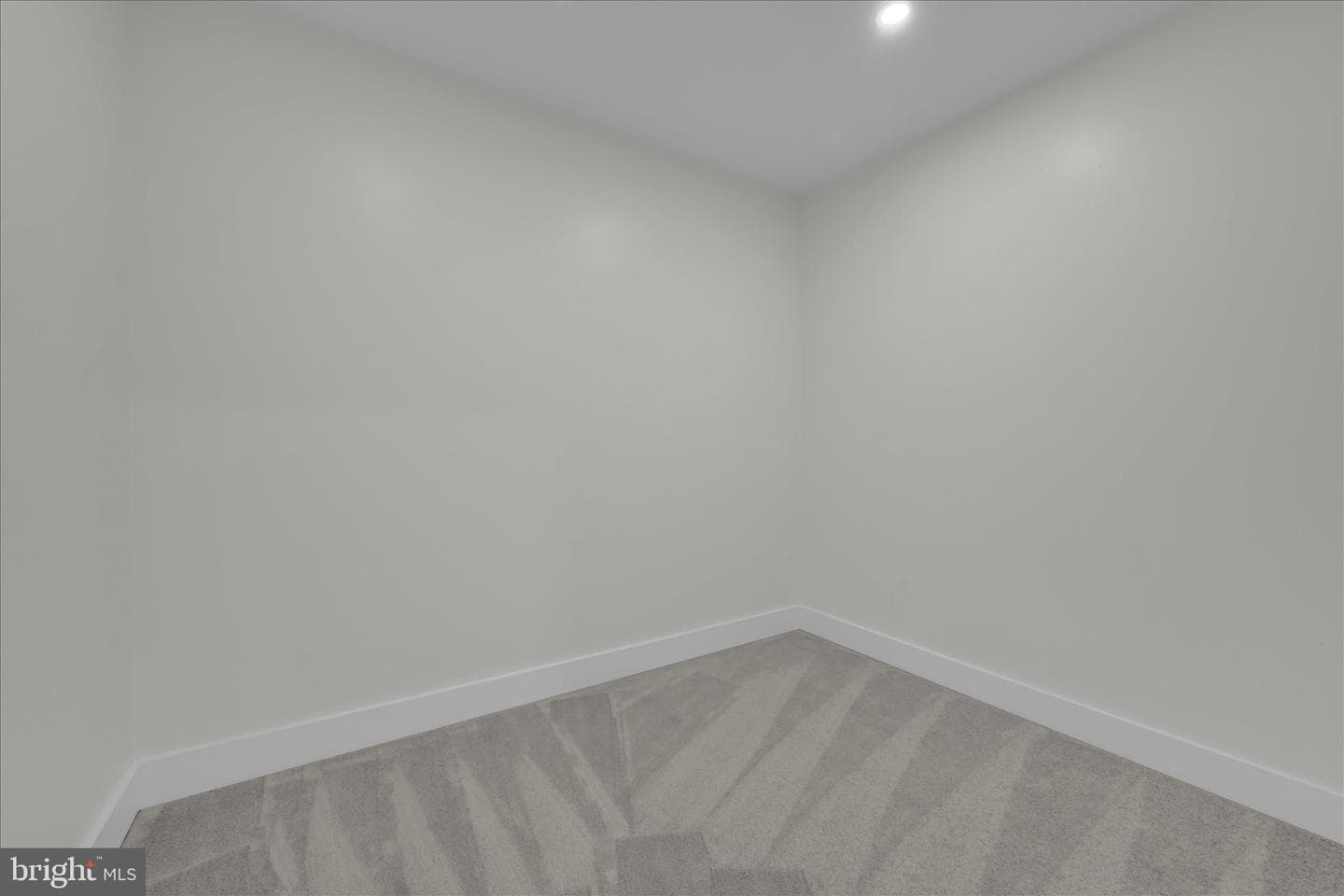 505 S Heilbron Drive photo 38