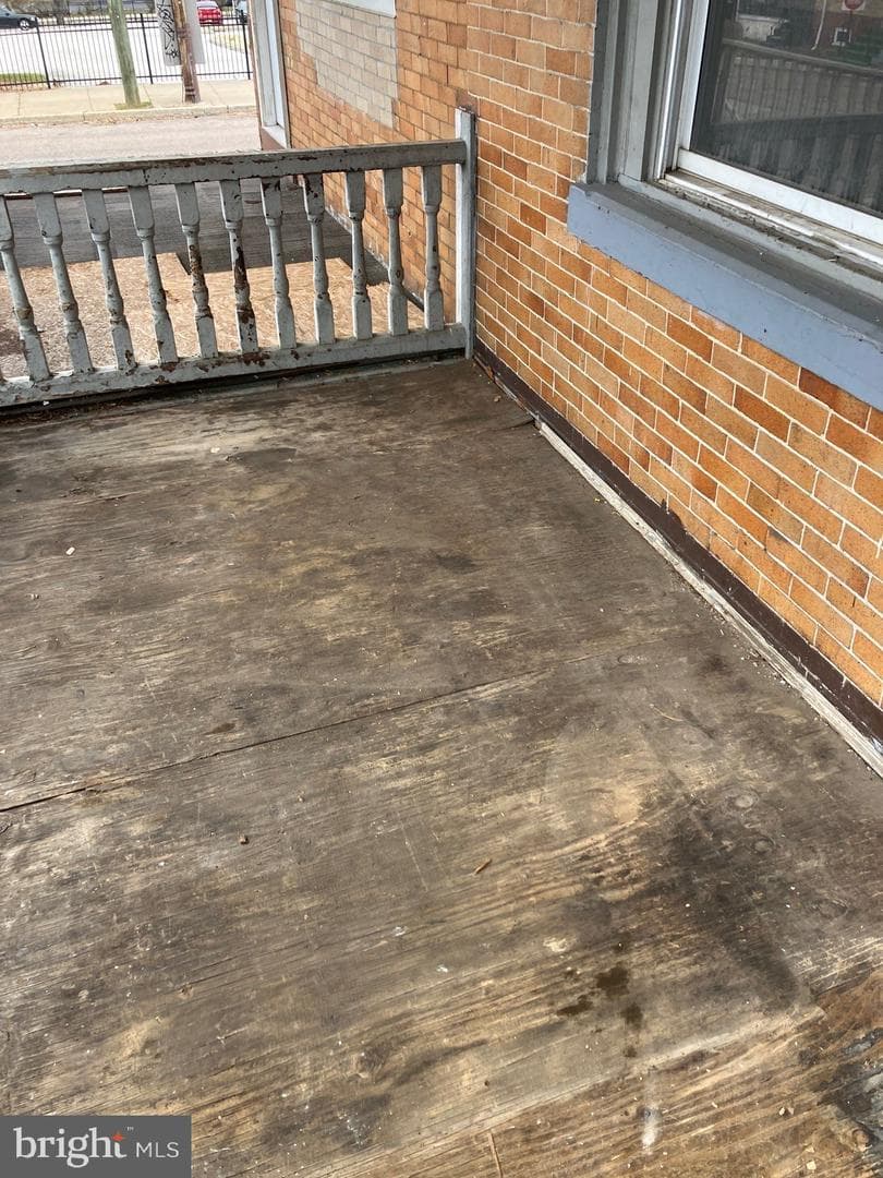1233 Crosby Street photo 2