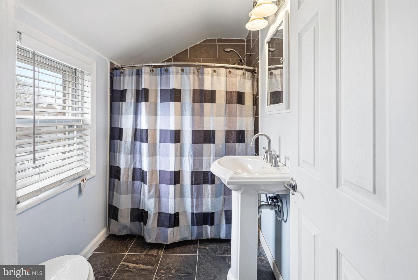 522 Amosland Road photo 16