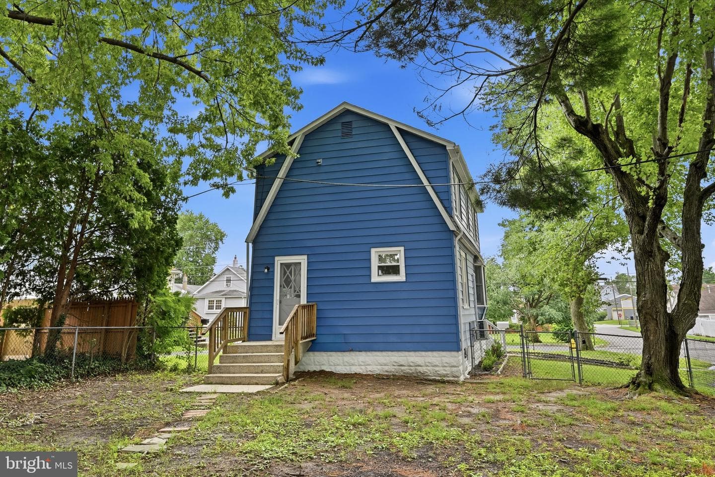 1042 Randall Avenue photo 17