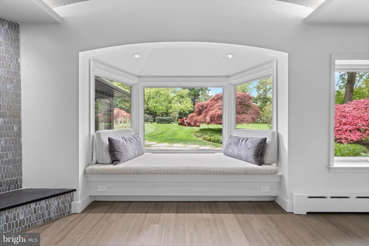 850 Lesley Road photo 17