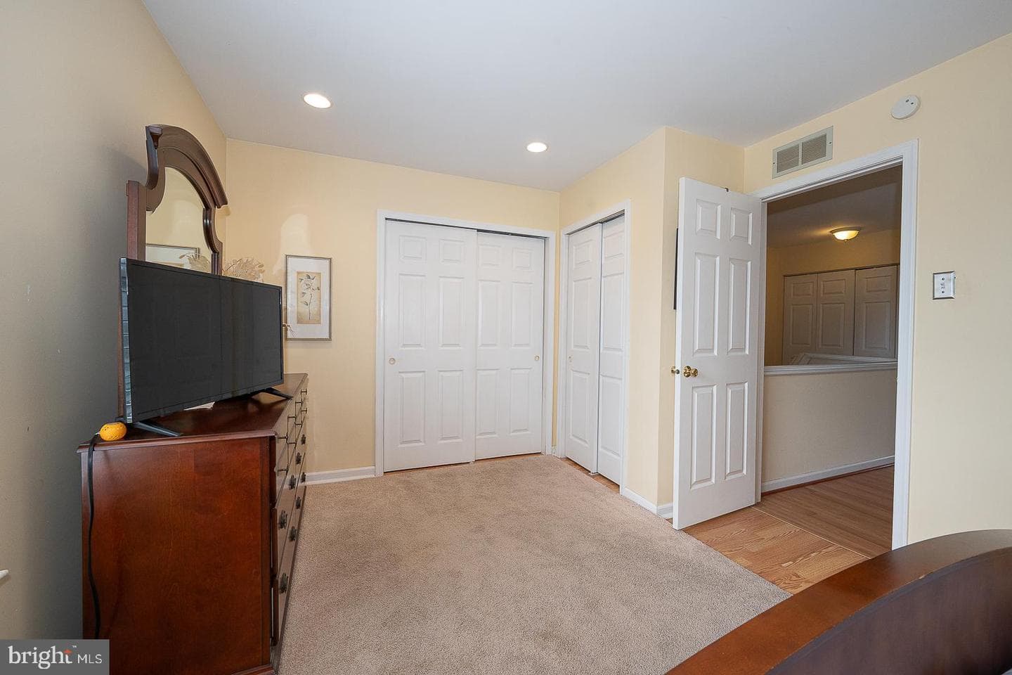 182 Nottingham Court photo 18