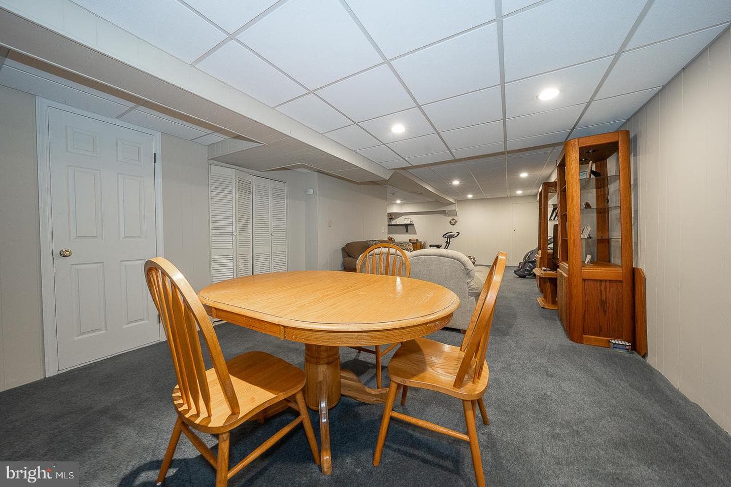 182 Nottingham Court photo 31