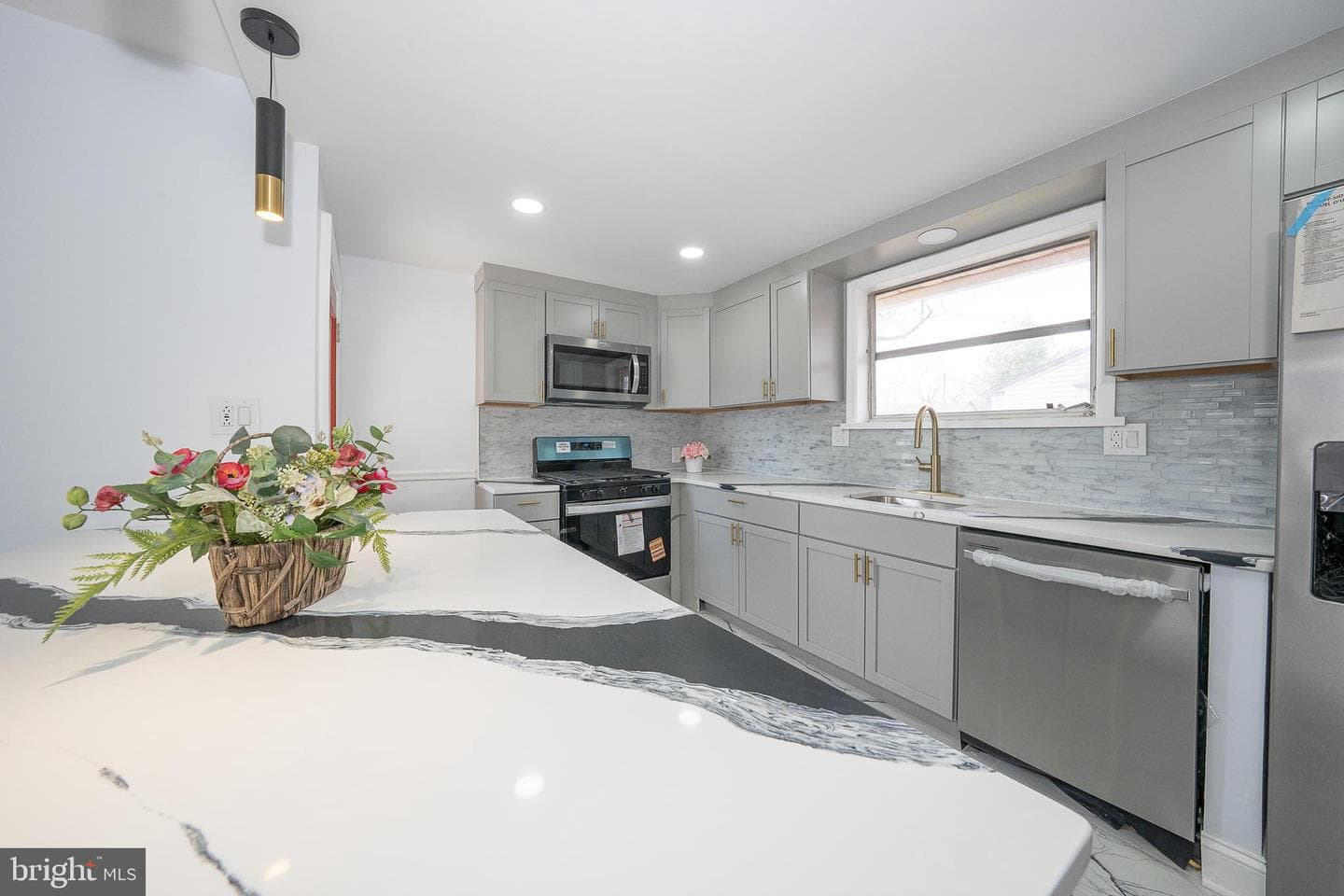 828 Mason Avenue photo 30