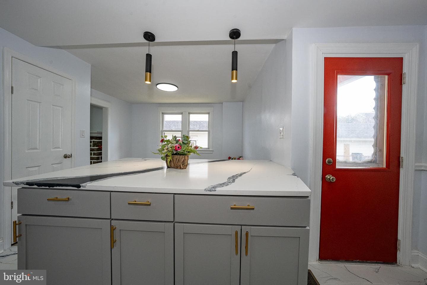 828 Mason Avenue photo 32