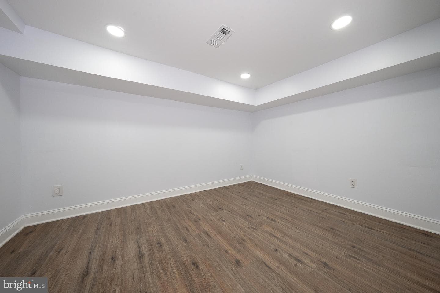 828 Mason Avenue photo 64