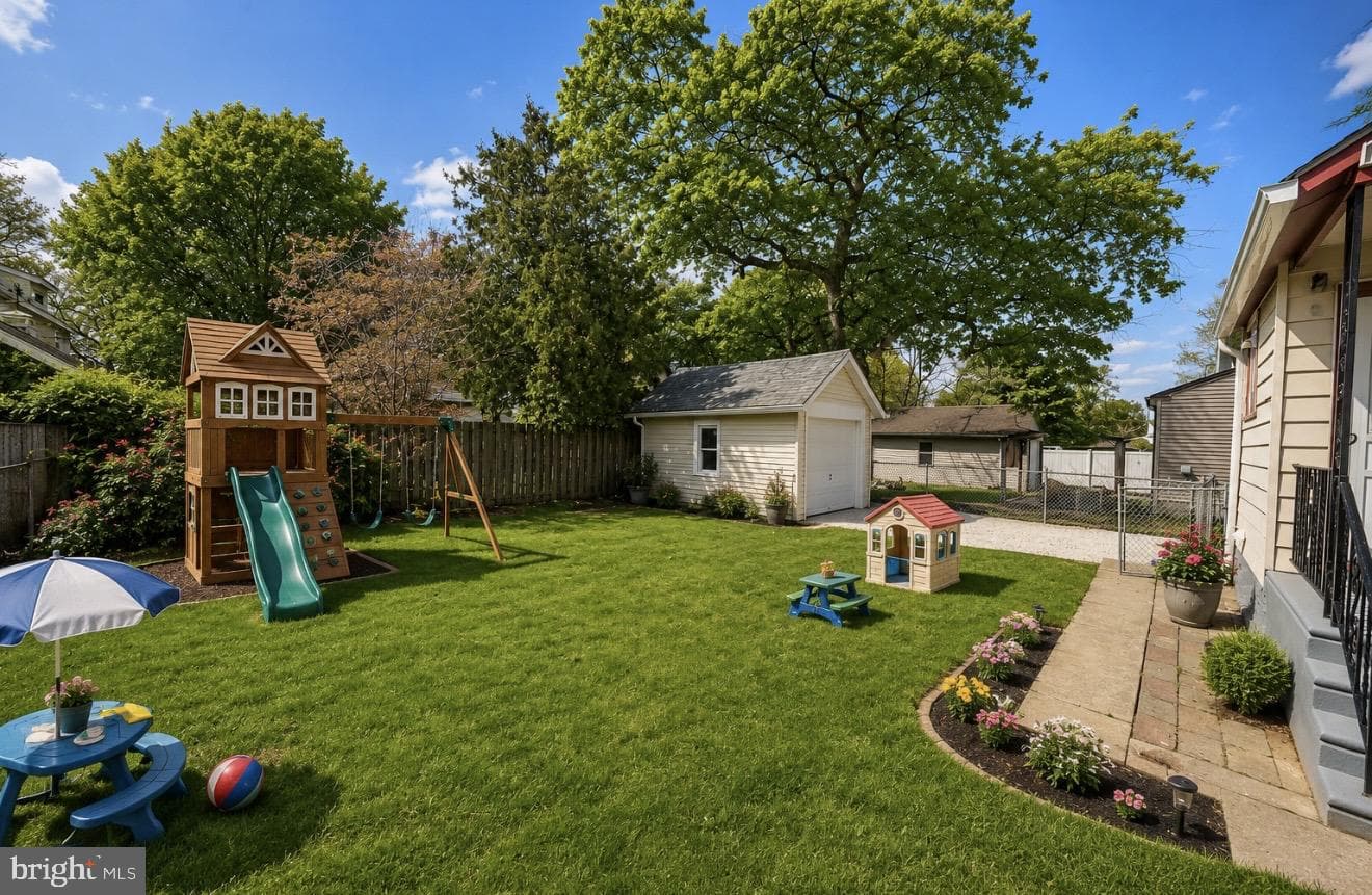 828 Mason Avenue photo 72