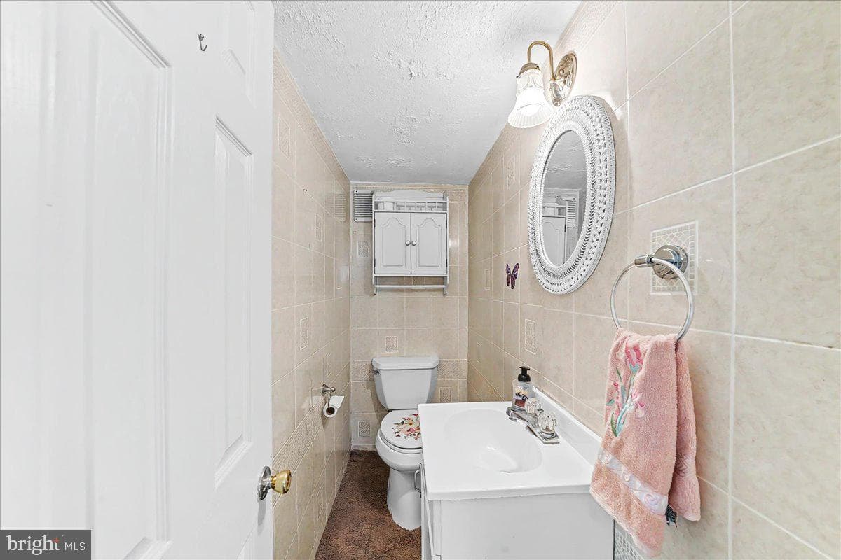 1515 Yates Avenue photo 10