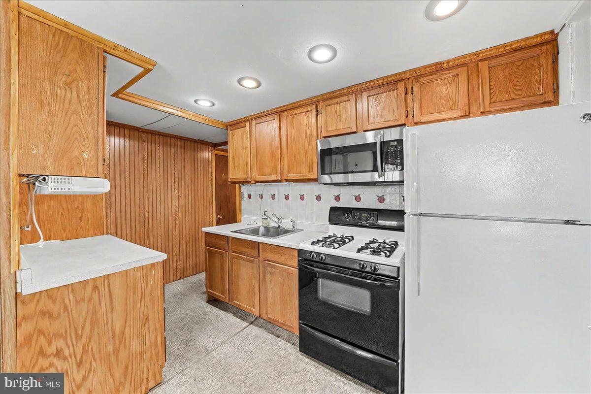 1515 Yates Avenue photo 6