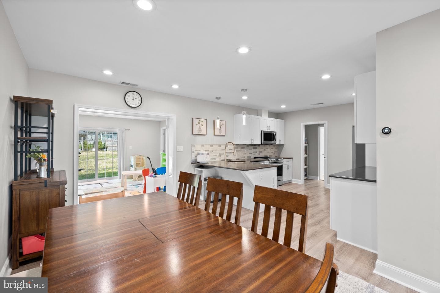 711 Hedgerow Drive photo 6