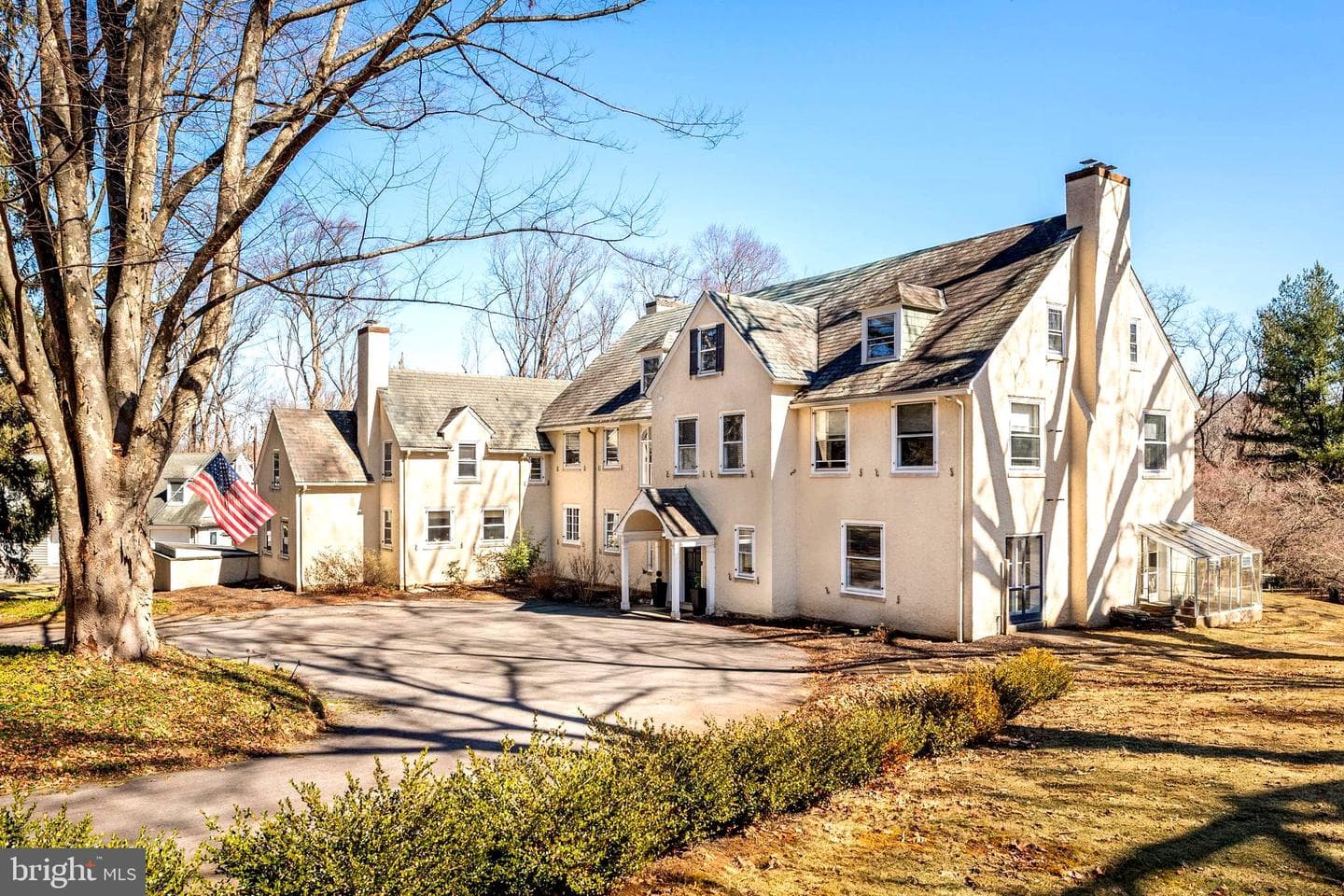 846 Maplewood Road photo 4