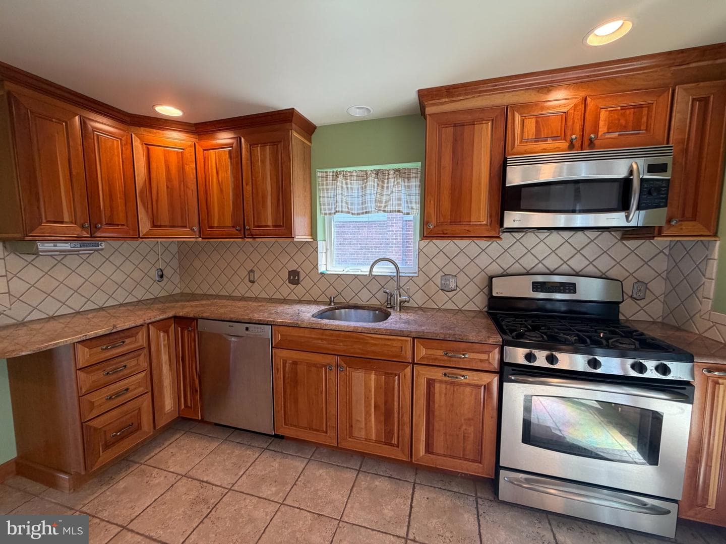 106 Harrison Avenue photo 8