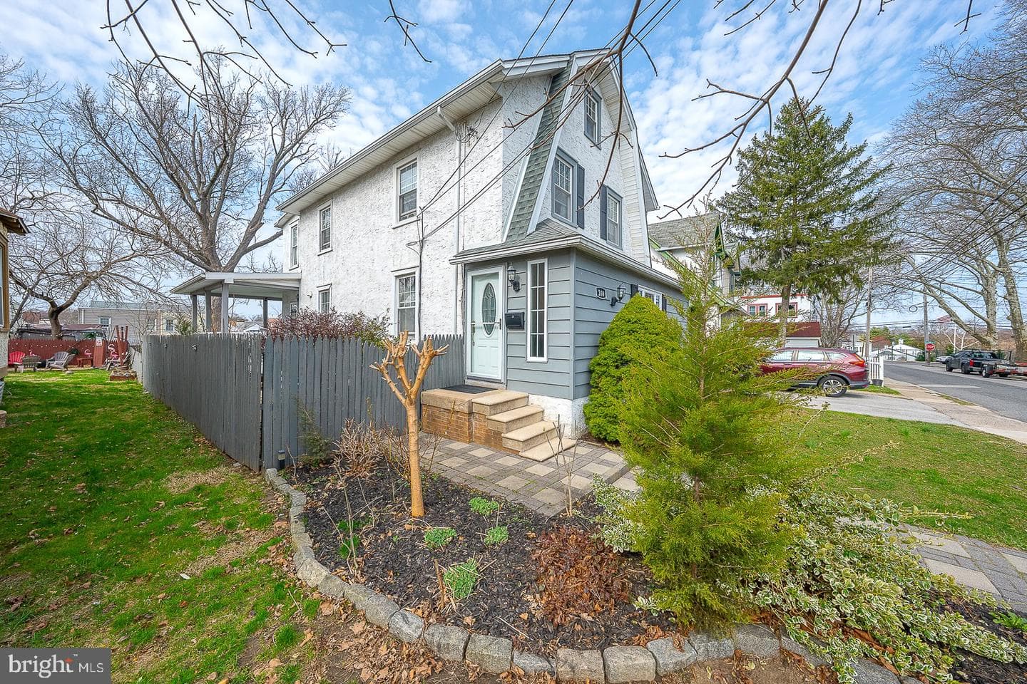 240 Wadas Avenue photo 2
