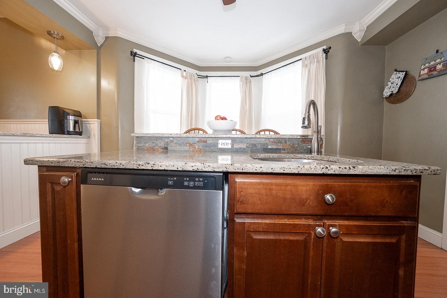 240 Wadas Avenue photo 22