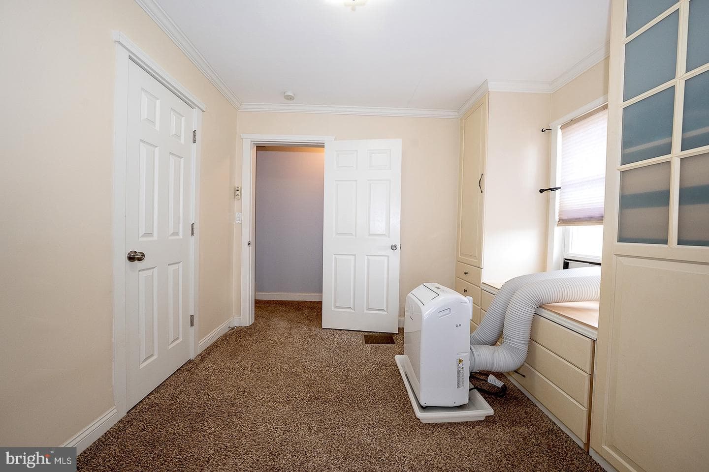 240 Wadas Avenue photo 47