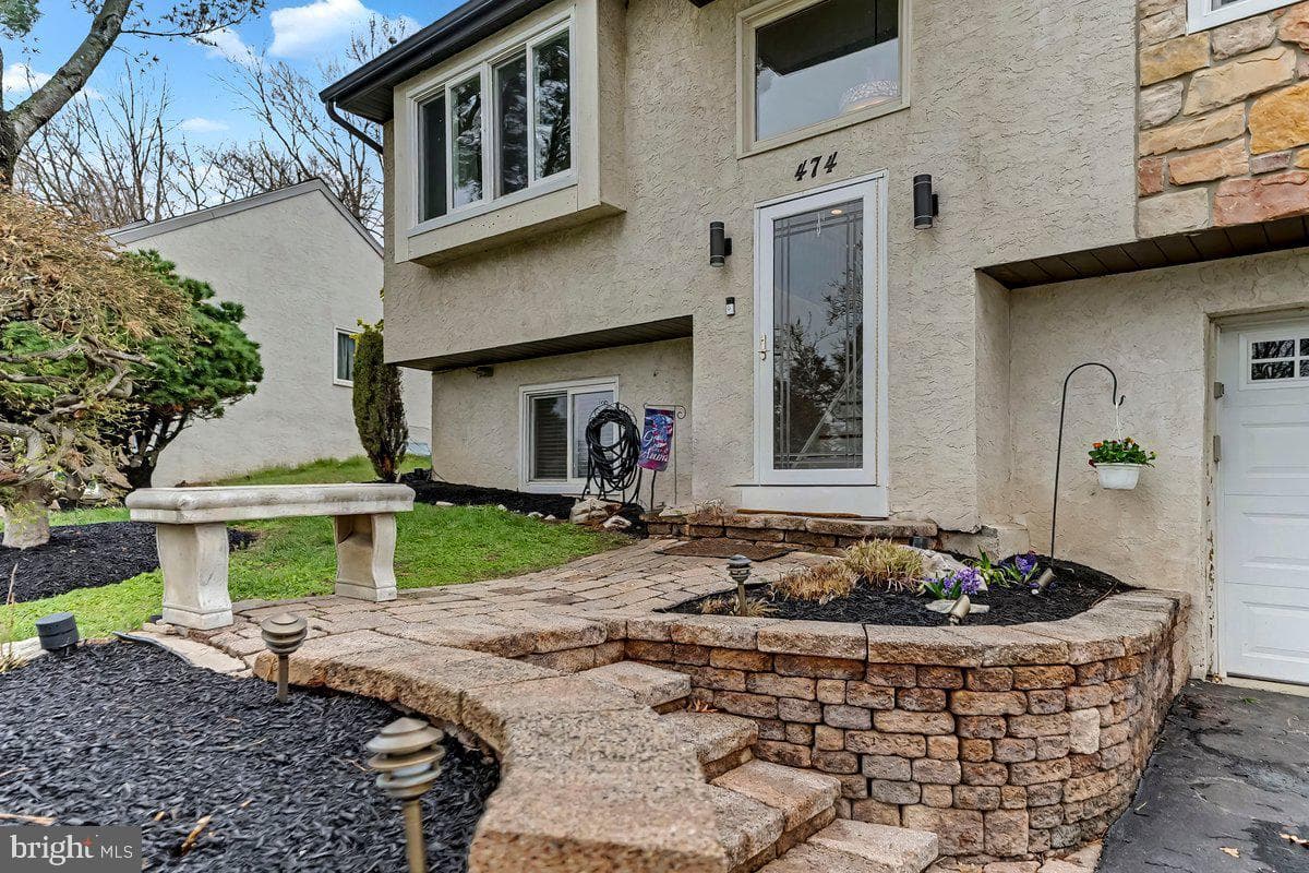 474 Ridge Lane photo 5
