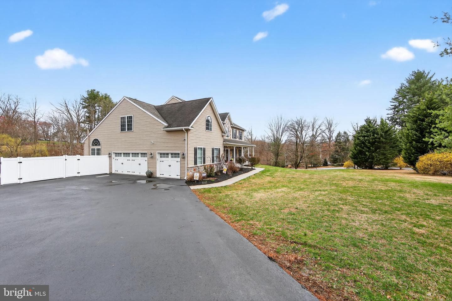 367 Mount Alverno Road photo 2