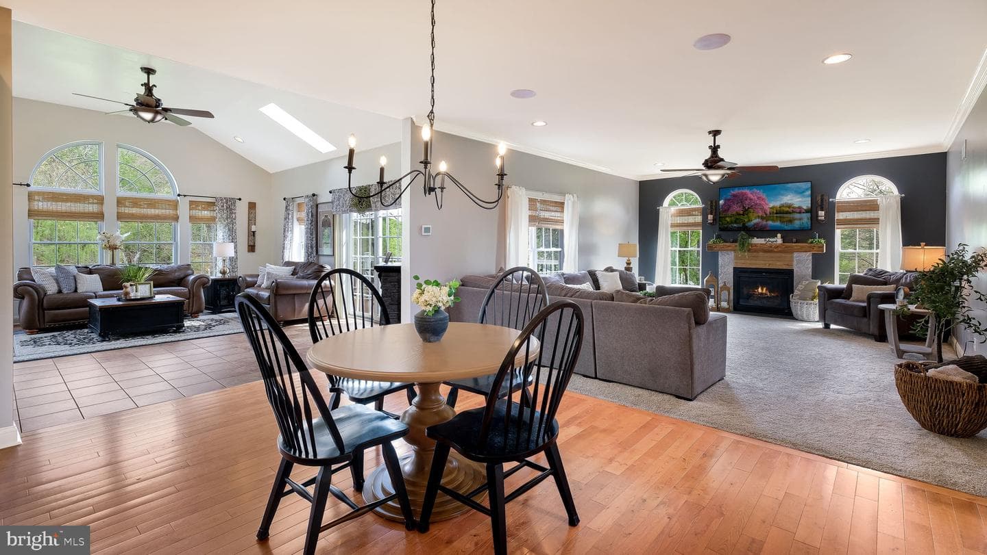 367 Mount Alverno Road photo 4